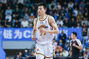 kaiyun-张镇麟8投3中&amp;三分6中2得到9分4板2助 加时赛最后时刻3分杀死比赛
